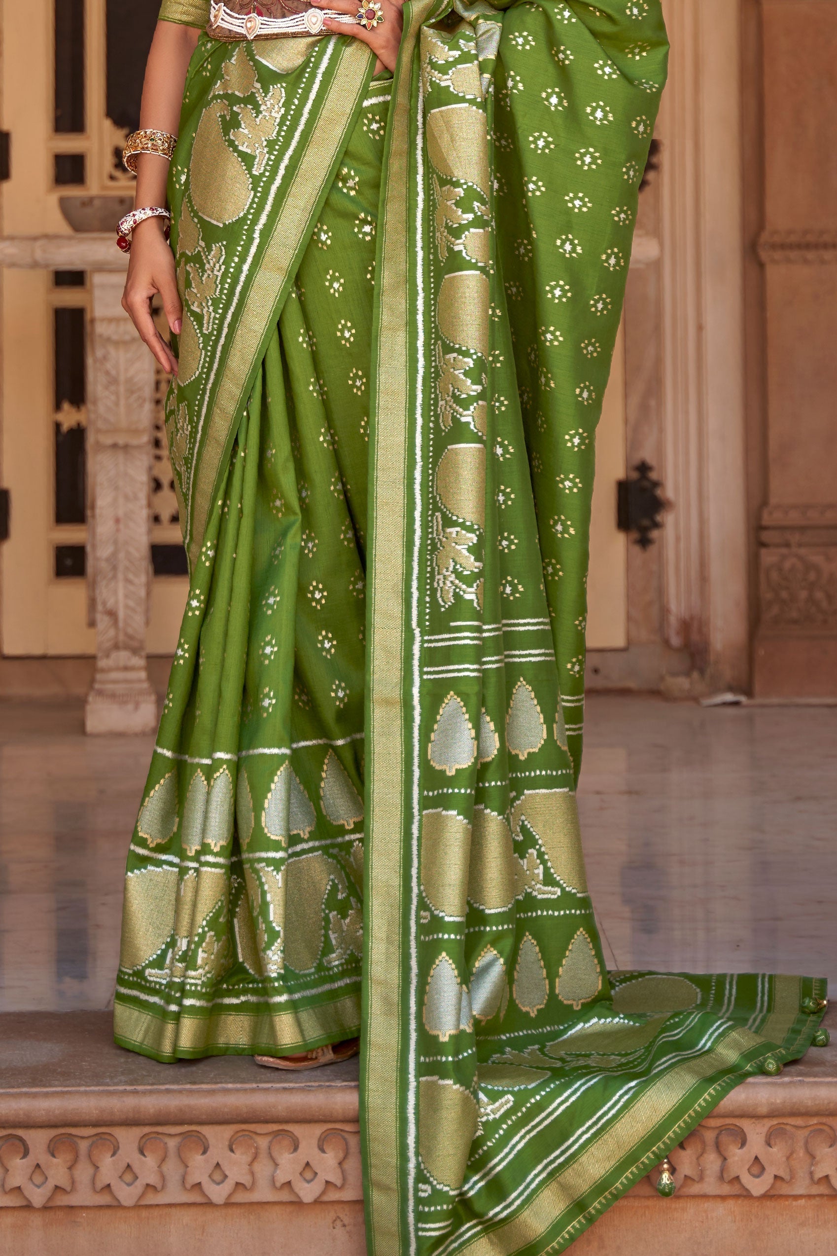 Green Banarasi Silk Saree-ZB130839_3